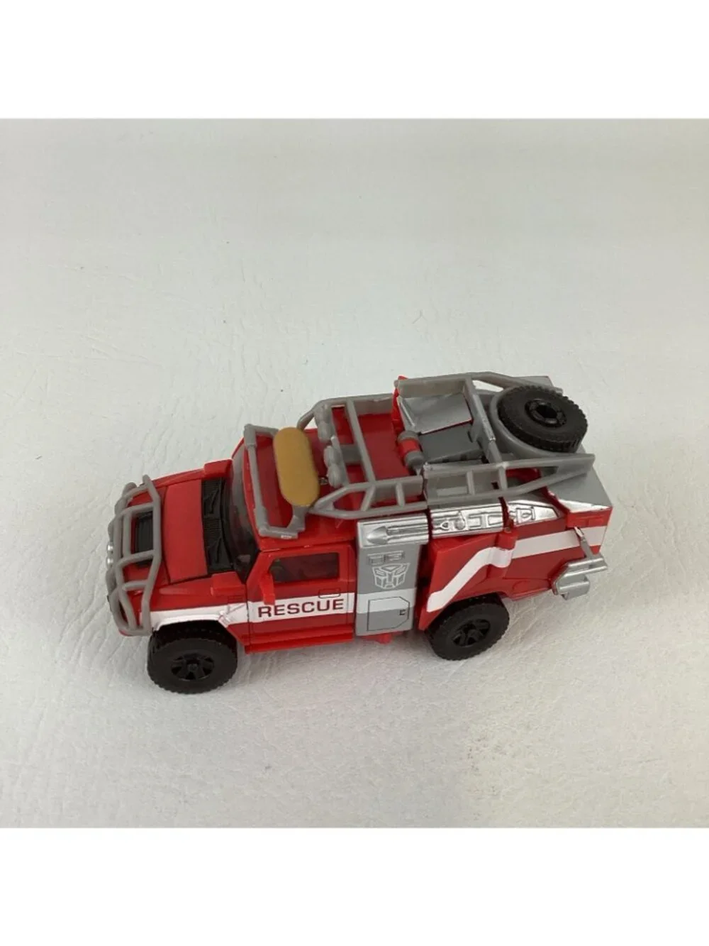 Transformers Dark Of The Moon Action Figures Ratchet Optimus Prime Autobot Toy